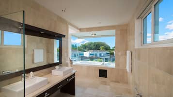 Villa | Bathroom | Free toiletries, hair dryer, towels