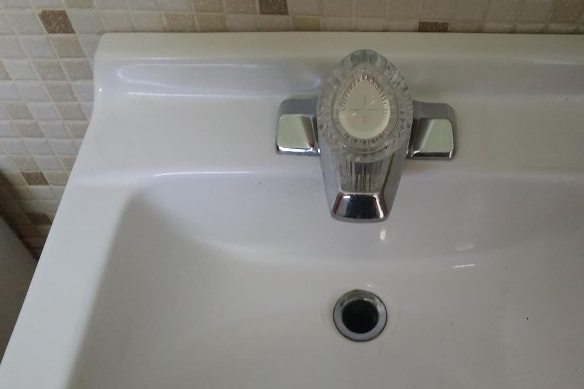 Room | Bathroom sink