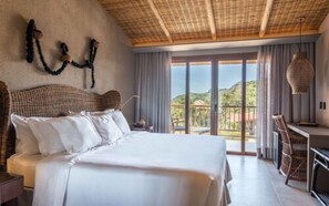 Minibar, in-room safe, individually decorated, individually furnished - Pousada Maria Bonita Noronha (Fernando de Noronha)