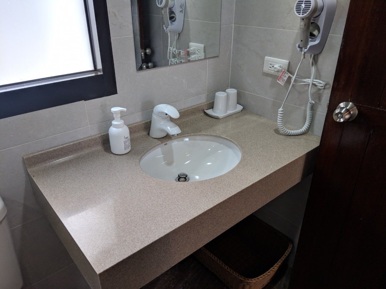deluxe double room, 1 double bed, garden view | bathroom | shower, hair dryer, slippers, towels