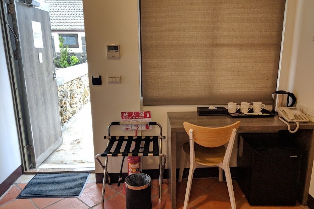 deluxe triple room, 3 single beds, garden view | minibar, desk, blackout curtains, soundproofing