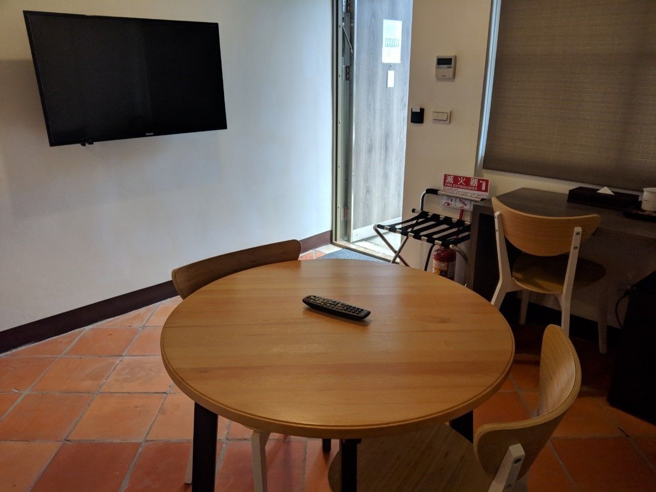 deluxe triple room, 3 single beds, garden view | minibar, desk, blackout curtains, soundproofing