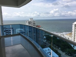 Appartamento Deluxe, 2 camere da letto, vista oceano, di fronte alla spiaggia | Balcone