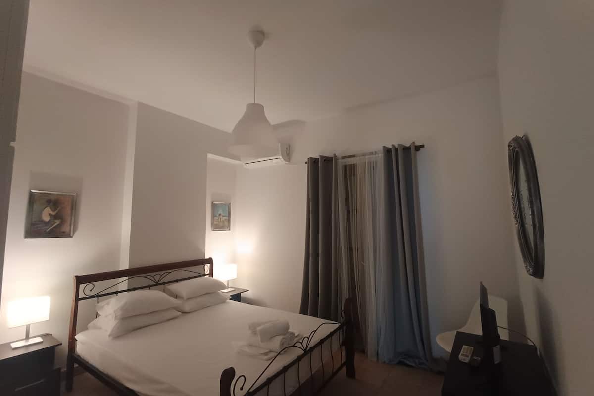 Appartement Classique | 1 chambre, décoration personnalisée, ameublement personnalisé, bureau