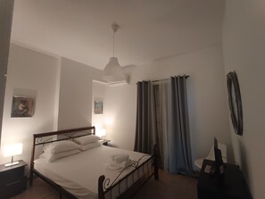 Classic Apartment | 1 bedroom, individually decorated, individually furnished, desk