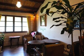 Lobby sitting area - Qi Tang Lane (New Taipei City)