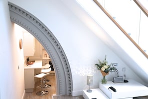 Penthouse, 2 Bedrooms | Living room | Smart TV, Netflix