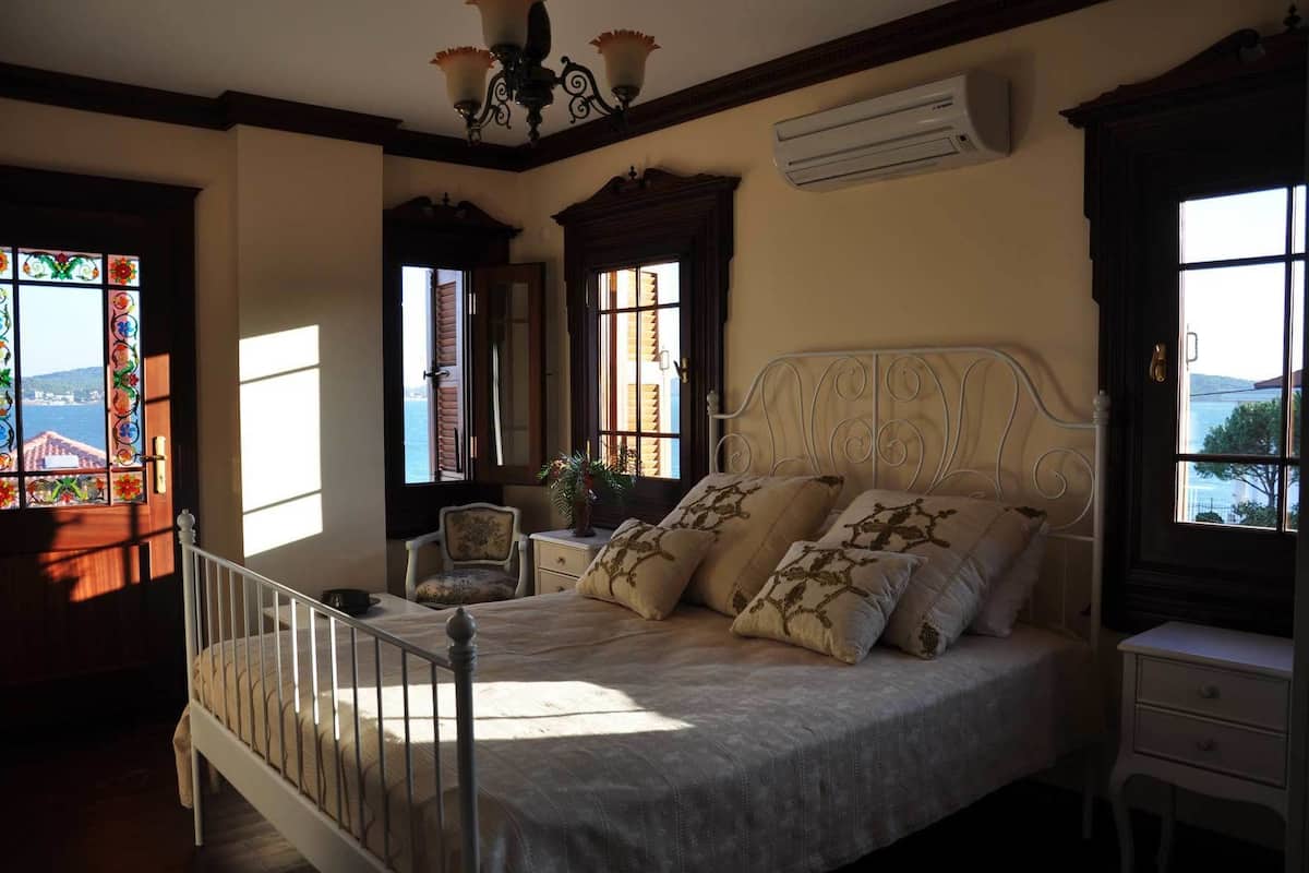 Habitación doble estándar, vista al jardín | Escritorio, cunas gratuitas, wifi gratis y ropa de cama