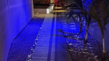 室外泳池