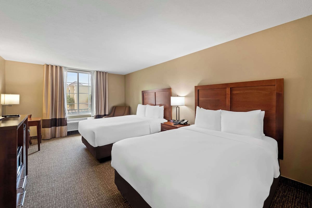 Suite, 2 chambres, non-fumeur, cuisine (Living Room with Sofa Bed)