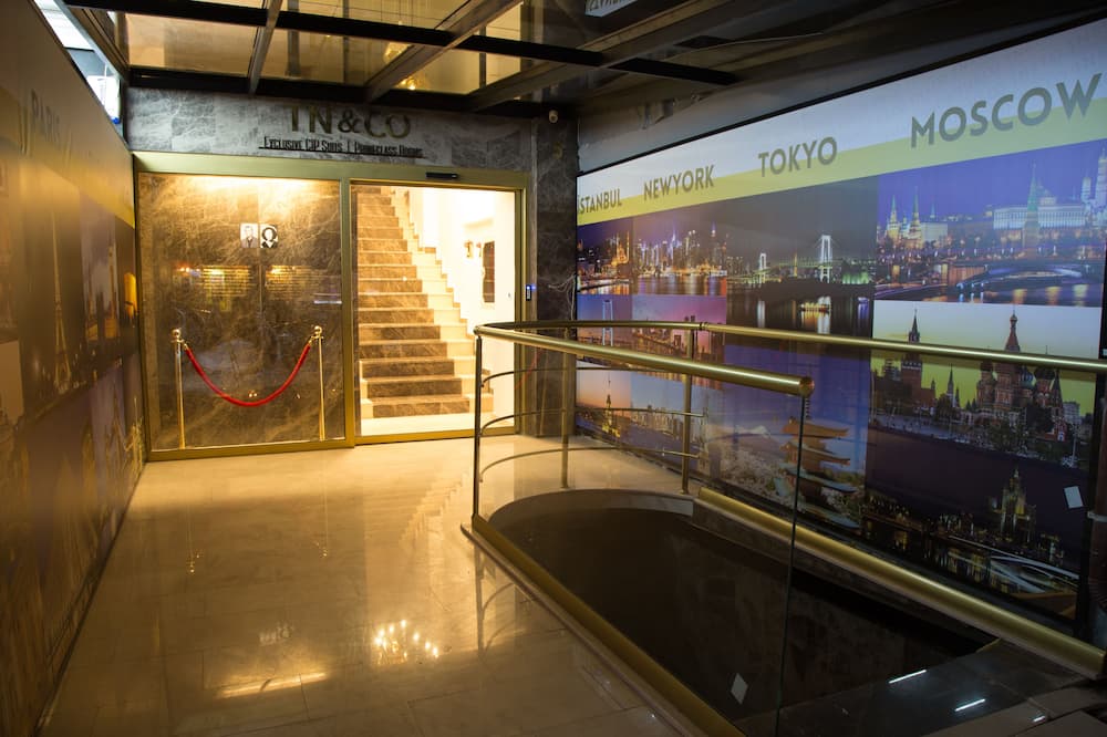 TN & CO Hotel