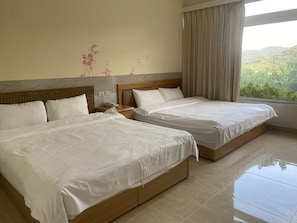 Quadruple Room, Run of the house | Desk, blackout curtains, rollaway beds, free WiFi - Wan Jin Hot Spring (New Taipei City)