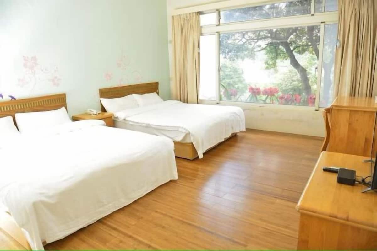 Desk, blackout curtains, rollaway beds, free WiFi