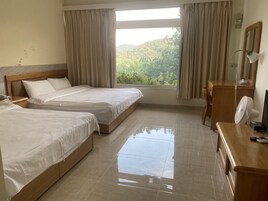 Quadruple Room, Run of the house | Desk, blackout drapes, rollaway beds, free WiFi