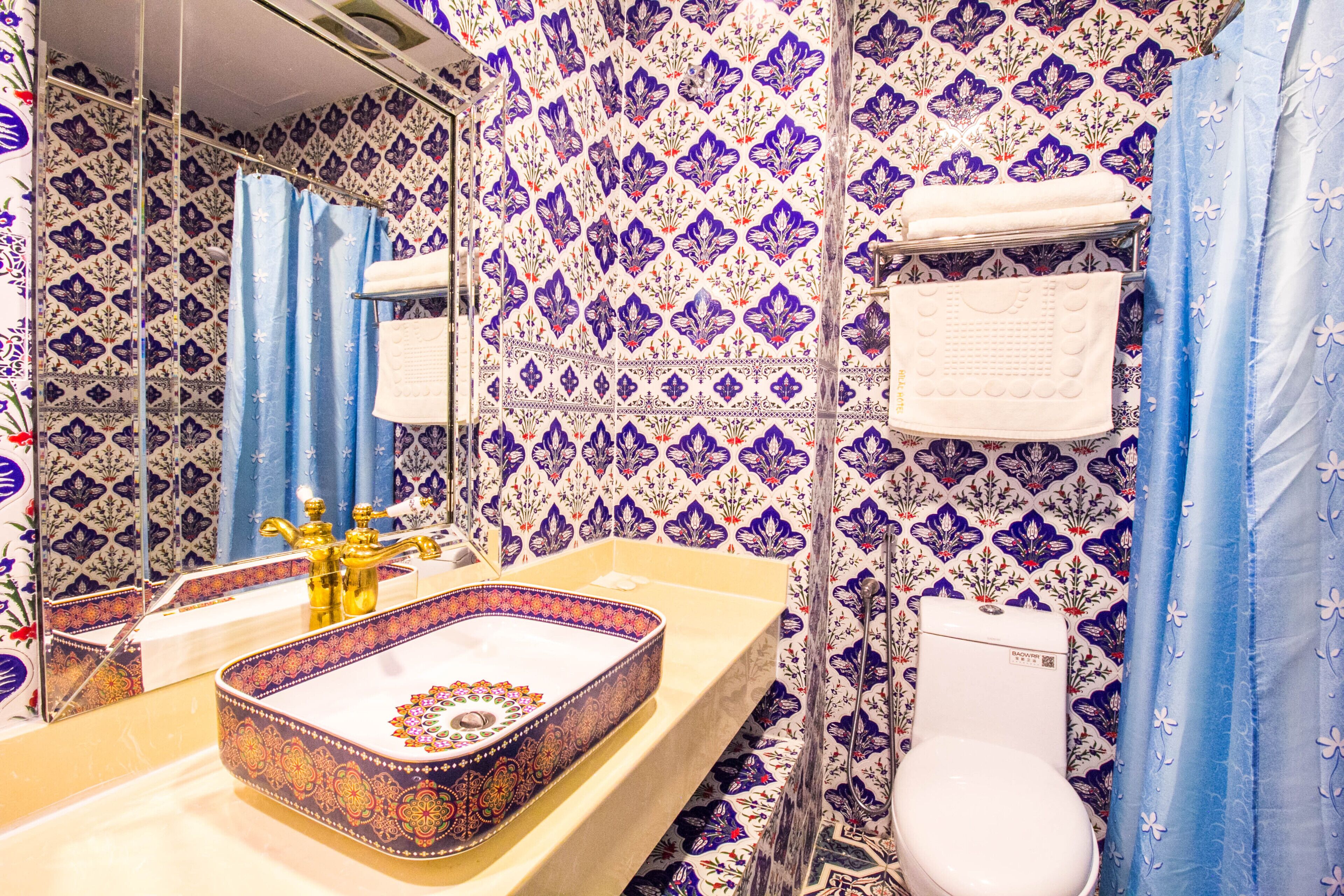 twin room | bathroom | shower, rainfall showerhead, free toiletries, slippers