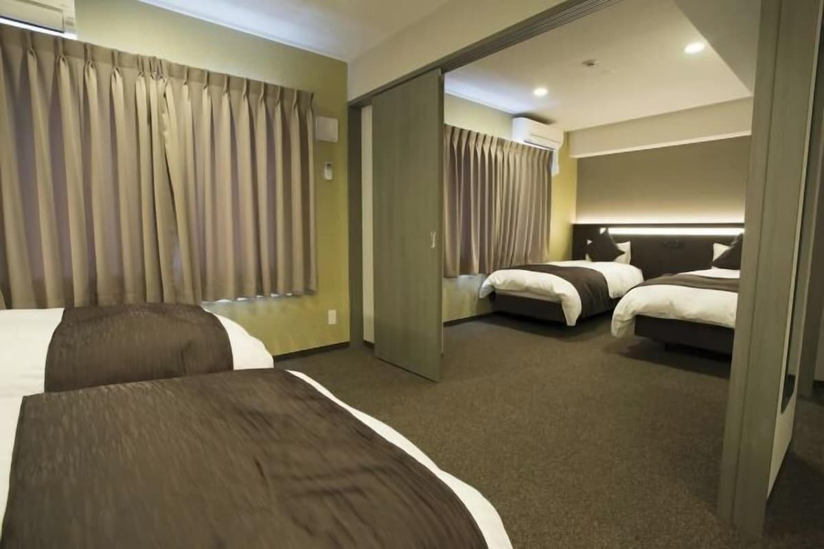 Down comforters, laptop workspace, WiFi (free), bed sheets