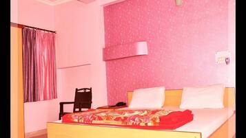 Tallelokero huoneessa, yksilöllisesti sisustettu