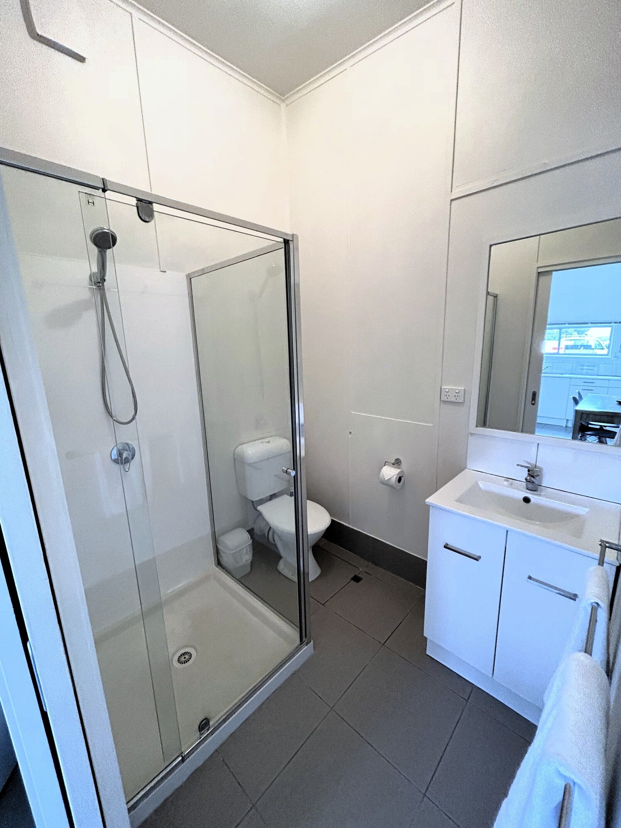 Standard Cabin | Bathroom | Hair dryer, towels, soap, shampoo