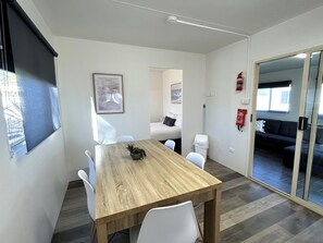 Classic Bungalow | Dining room