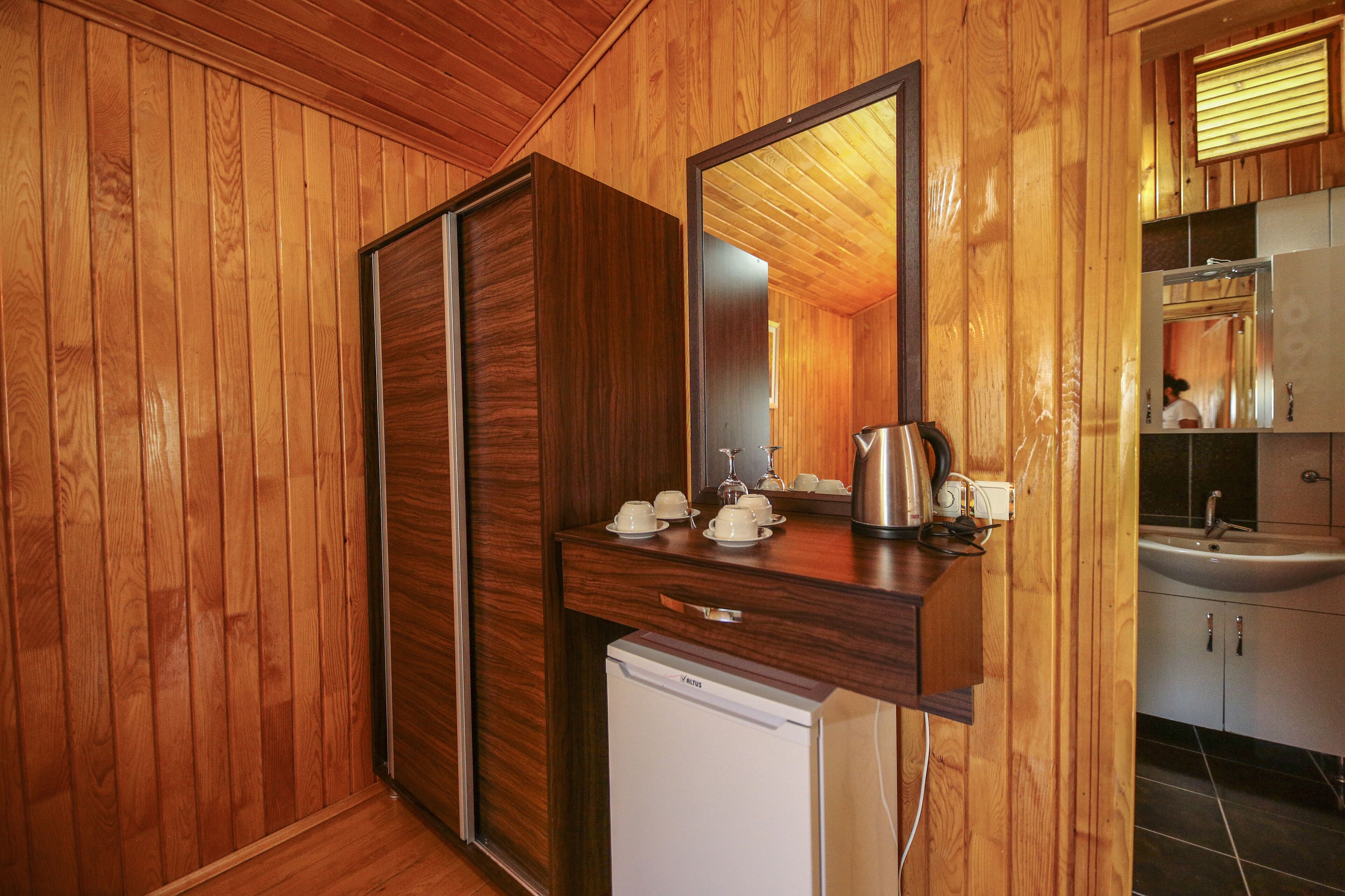 1 bedroom, desk, soundproofing, free wifi