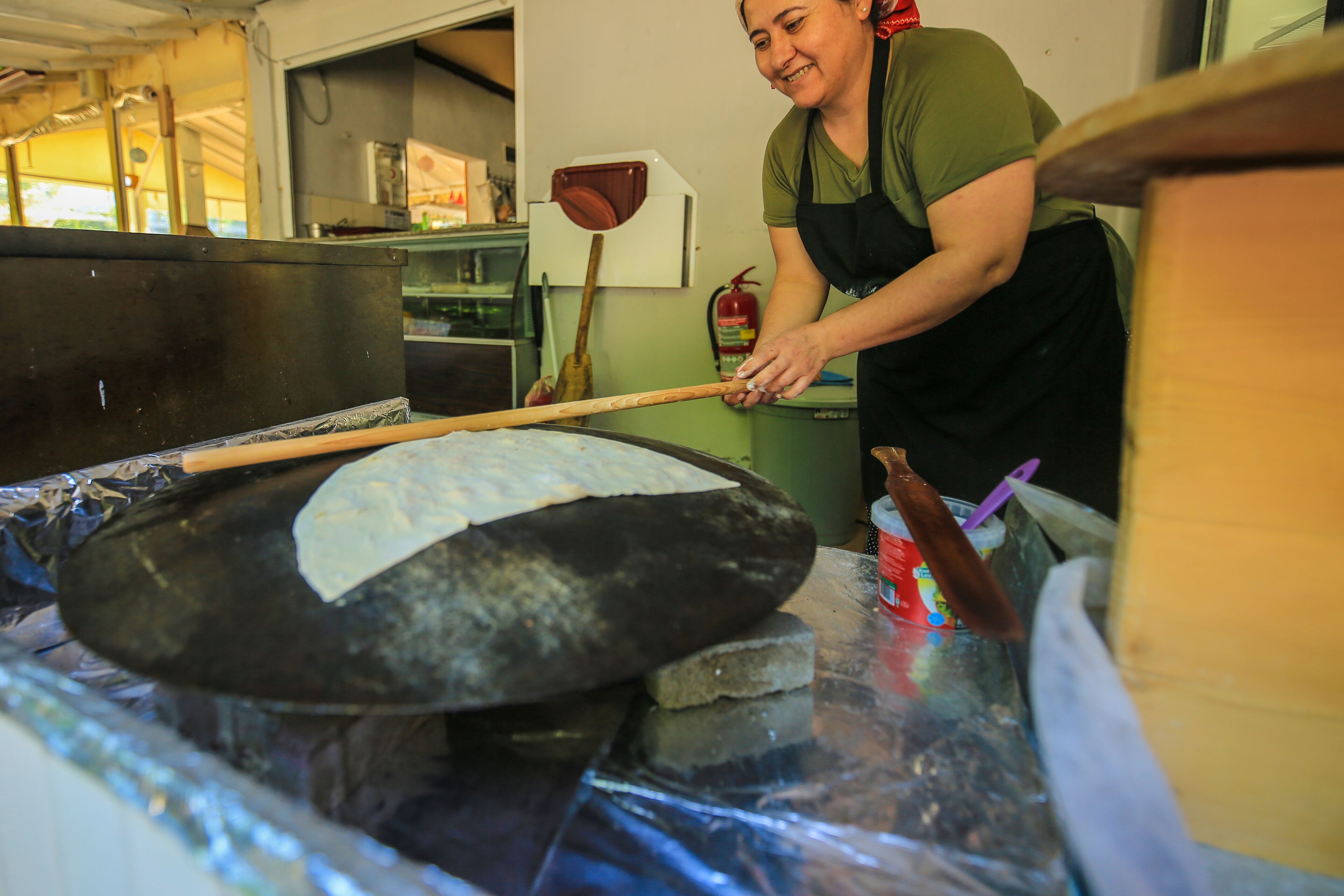 breakfast, lunch and dinner served