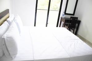2 bedrooms, desk, iron/ironing board, free WiFi