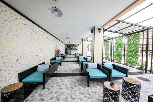 OYO 118 Beach Walk Stay