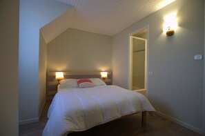 Cottage, 3 slaapkamers | 1 slaapkamer, luxe beddengoed, individueel gedecoreerd