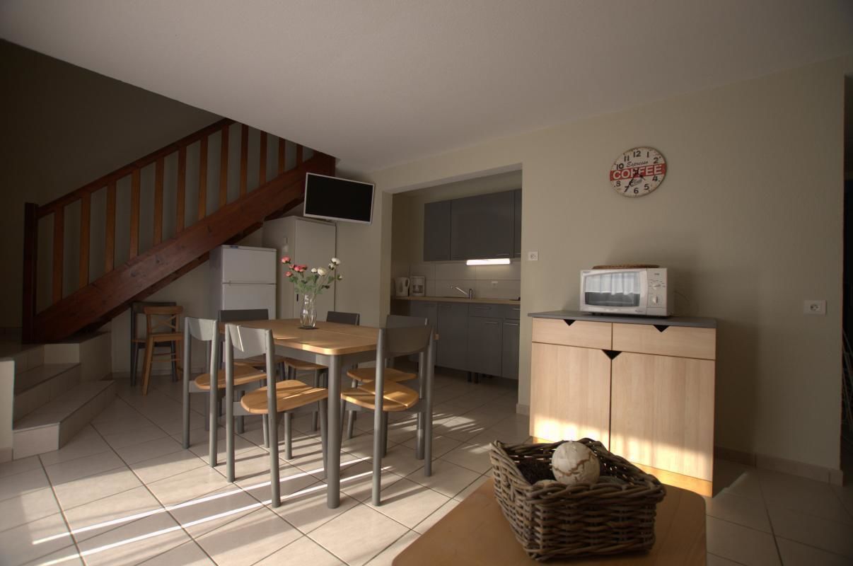 ตู้เย็น, ไมโครเวฟ, เตาประกอบอาหาร, เครื่องชงกาแฟเอสเปรสโซ