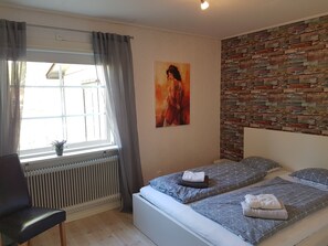 Villa - 4 sovrum - bastu - utsikt mot trädgården | 4 sovrum, strykjärn/strykbräda, gratis barnsängar och extrasängar