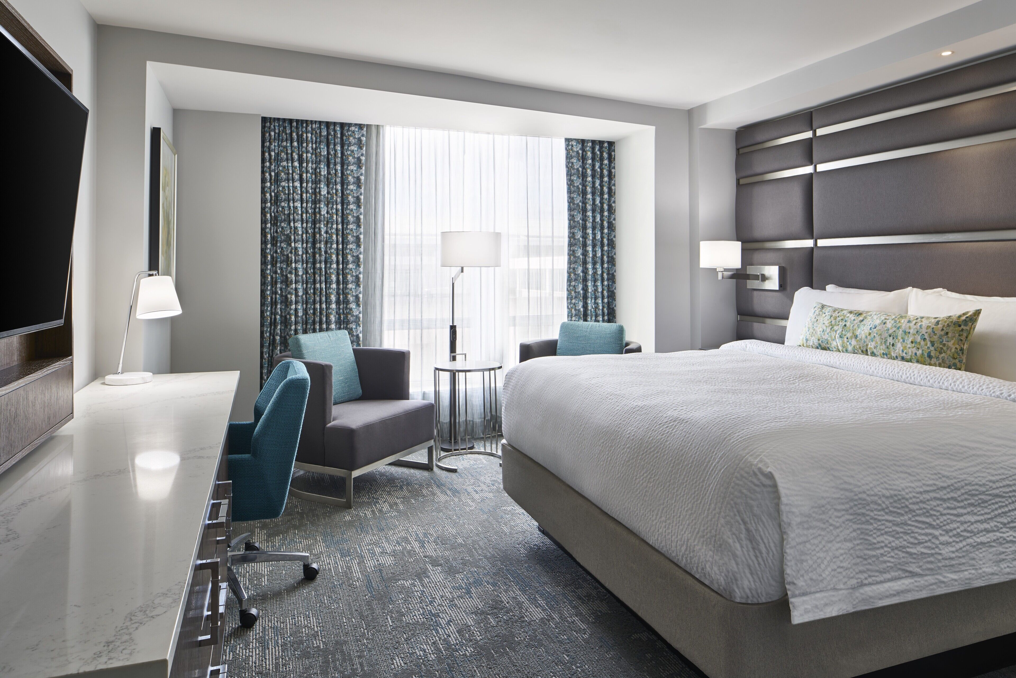 premium bedding, in-room safe, desk, laptop workspace