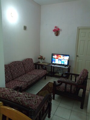 Lobby sitting area - Springle's Quiet Place (St. George's)