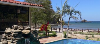Marsella Beachfront B&B