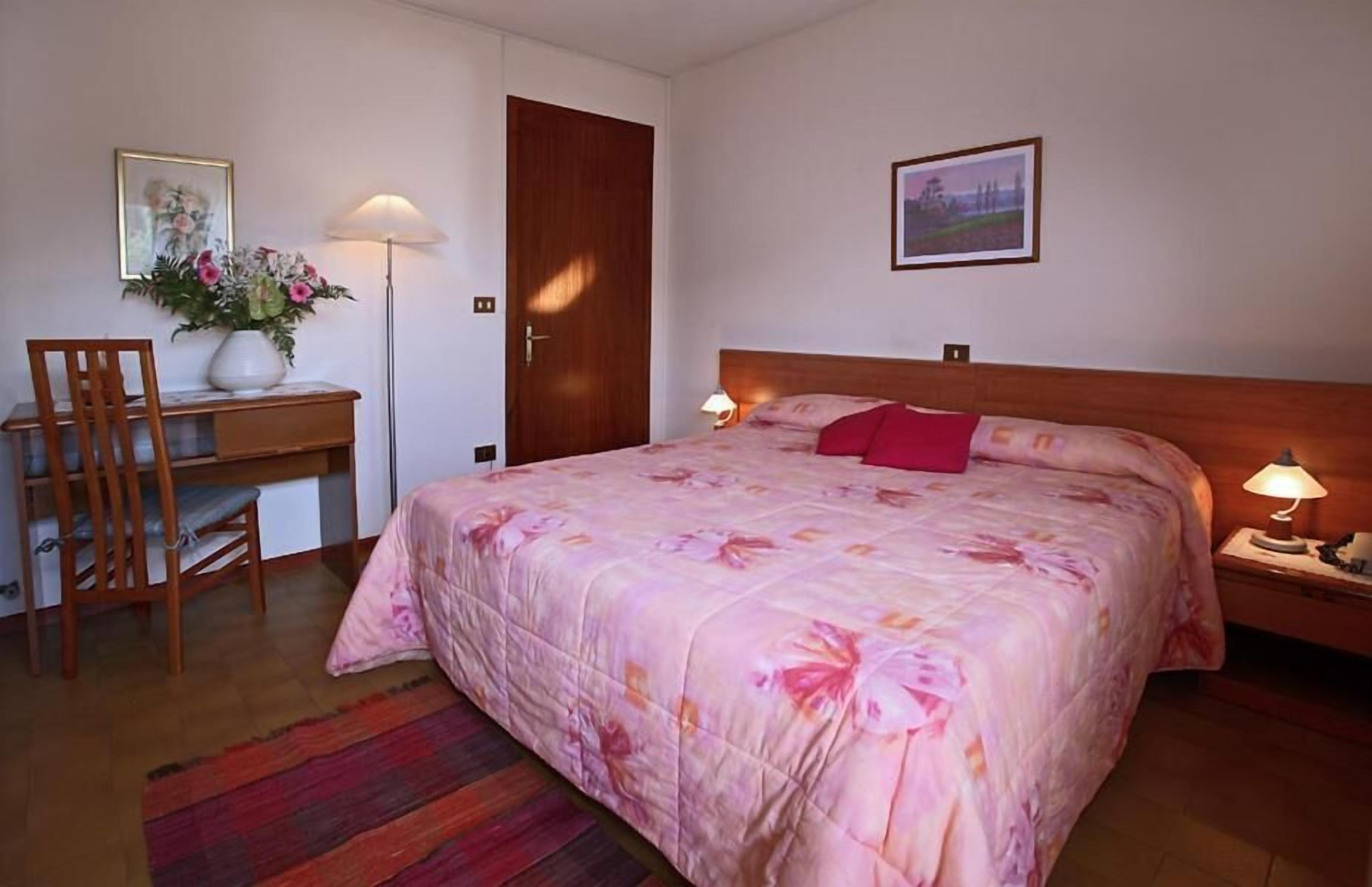 1 bedroom, in-room safe, desk, free wifi