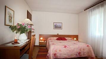 In-room safe, desk, free WiFi, bed sheets