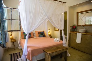 Suite Deluxe, 1 cama de matrimonio, no fumadores | Minibar, caja fuerte, decoración individual y mobiliario individual