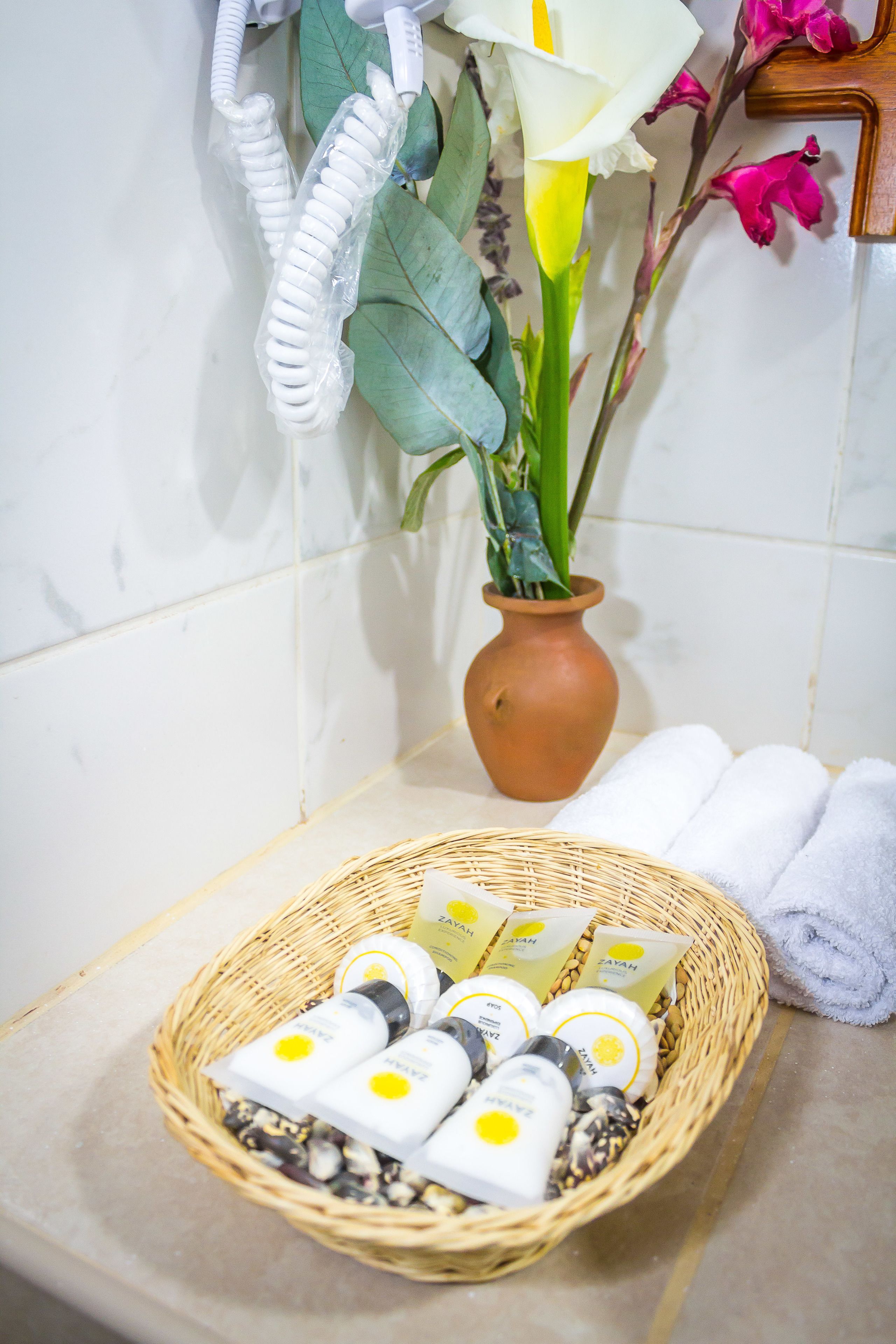 standard single room, 1 large single bed, valley view | bathroom amenities | shower, rainfall showerhead, free toiletries, hair dryer