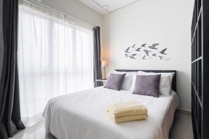 Suite monolocale Executive | Biancheria da letto di alta qualità, una scrivania, ferro/asse da stiro