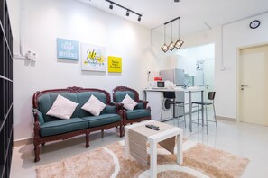 Suite monolocale Executive | Biancheria da letto di alta qualità, una scrivania, ferro/asse da stiro