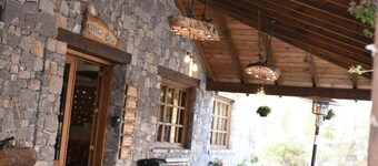 里爾華斯卡卡索納酒店