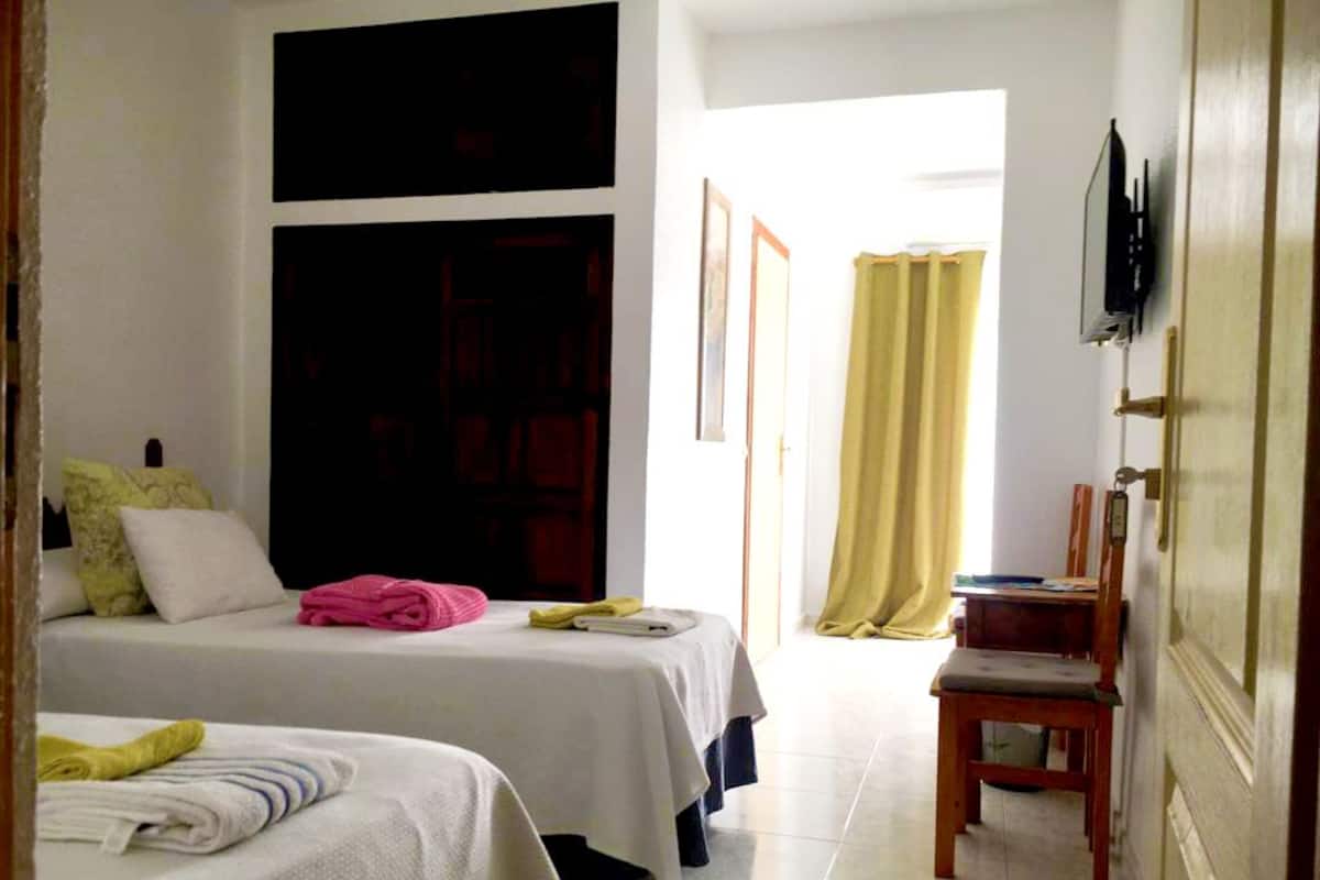 Basic Twin Room, 2 Single Beds | Blackout curtains, cots/infant beds, rollaway beds, free WiFi