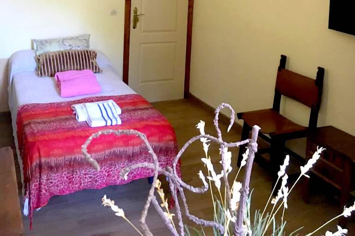 Single Room | Blackout curtains, cots/infant beds, rollaway beds, free WiFi