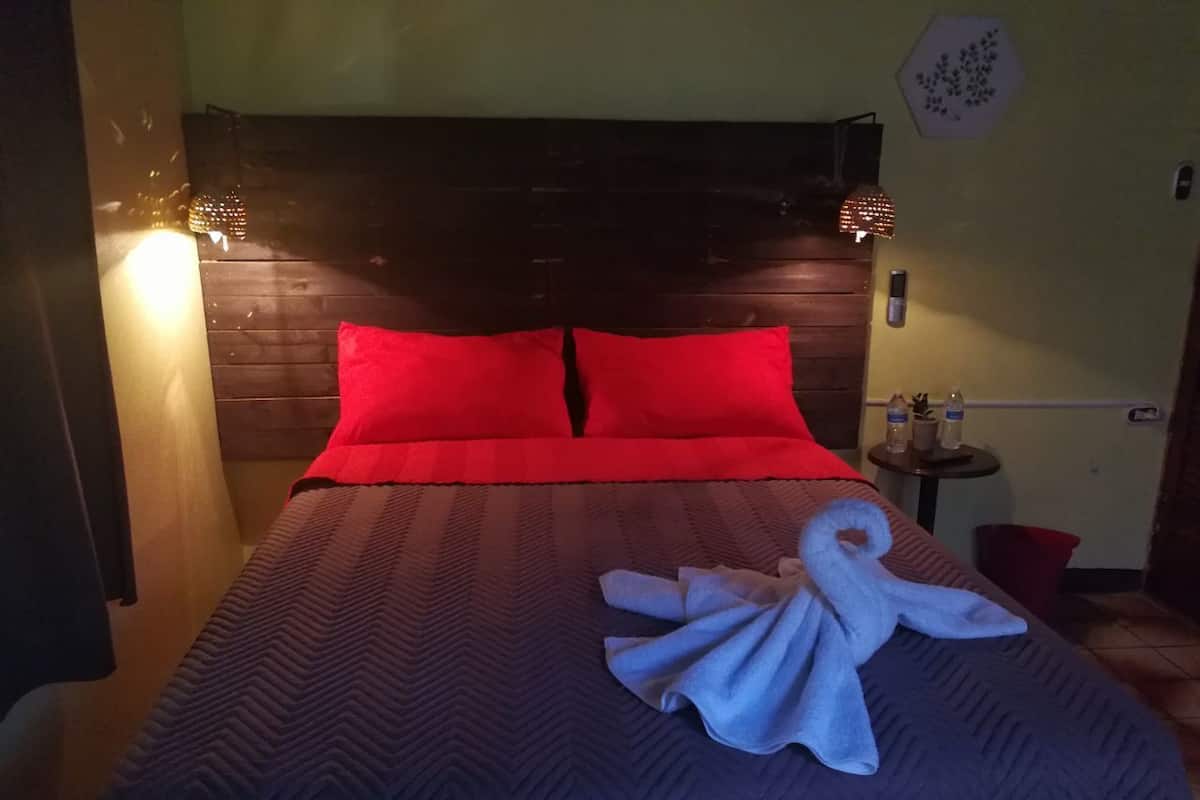 Deluxe kamer, 1 tweepersoonsbed | Gratis wifi, beddengoed