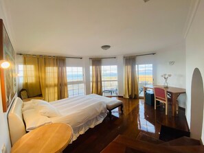 Frigobar, cofres nos quartos, berços grátis