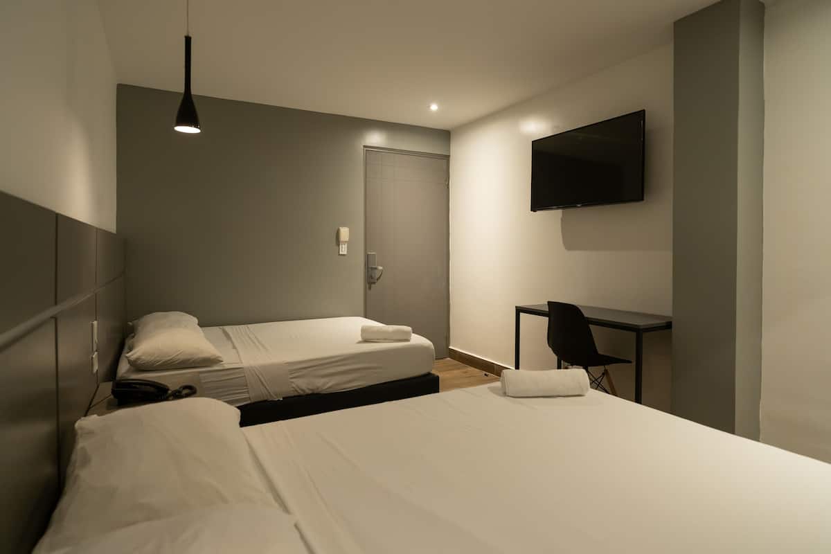 Bureau, Wi-Fi gratuit, draps fournis
