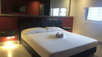 Suite Deluxe | Escritorio, wifi gratis y ropa de cama