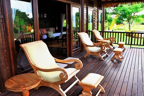 Småhus, 4 soverom | Minibar, safe på rommet, skrivebord og wi-fi (inkludert)