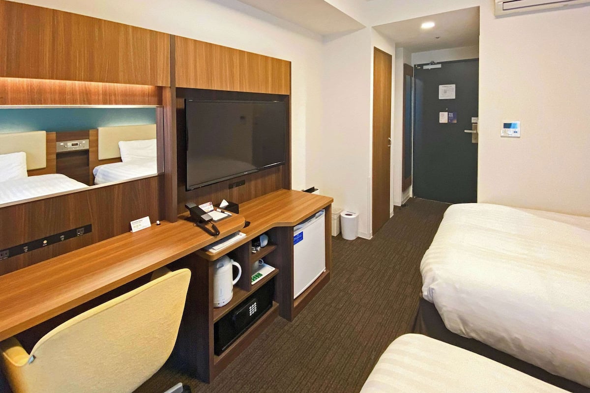 room, multiple beds, non smoking | premium bedding, in-room safe, desk, blackout curtains