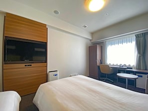 标准房, 2 张单人床, 无烟房 | 高档床上用品、客房内保险箱、办公桌、遮光窗帘