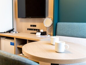 Chambre, 1 grand lit, non-fumeur | Literie de qualité, coffre-fort, bureau